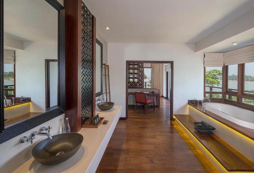 Королевский Люкс, Anantara Kalutara Resort