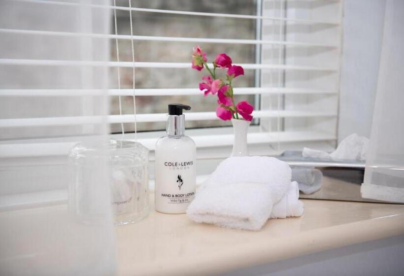 غرفة قياسية, Milton House Studio Apartment Suites