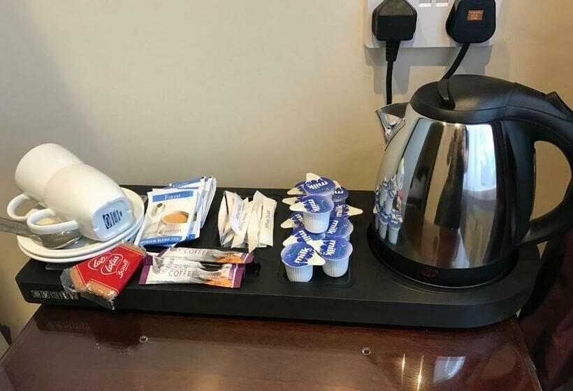 带大床的标准间, The Strathmore