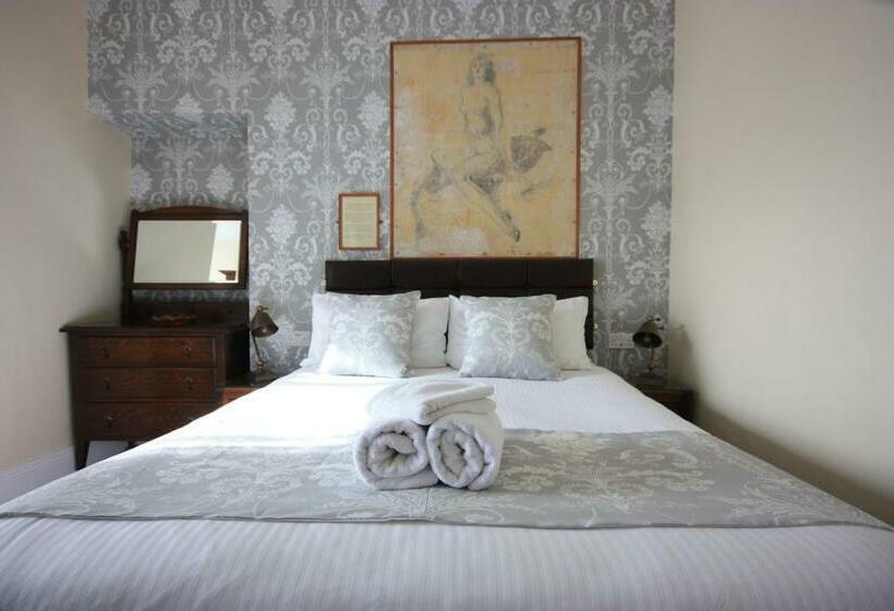 带大床的标准间, The Strathmore