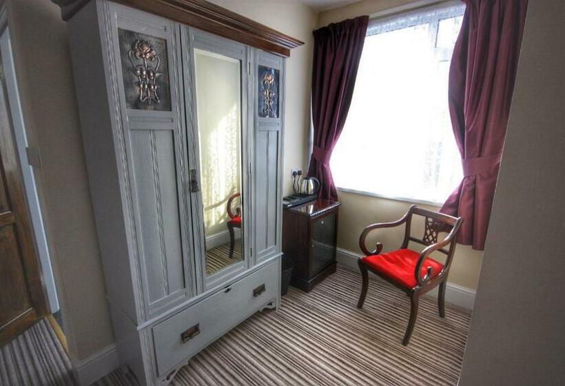 带大床的标准间, The Strathmore