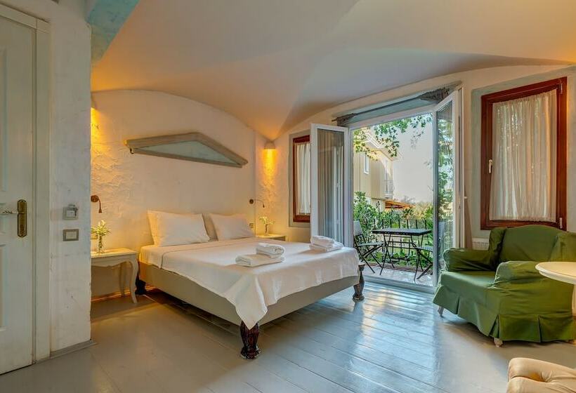 اتاق استاندارد, Cunda Battalos Küçük Otel