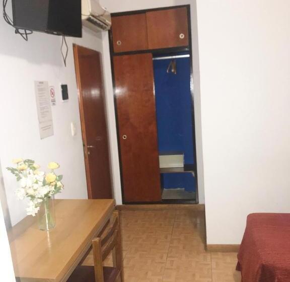 اتاق استاندارد سه نفره, Alcazar