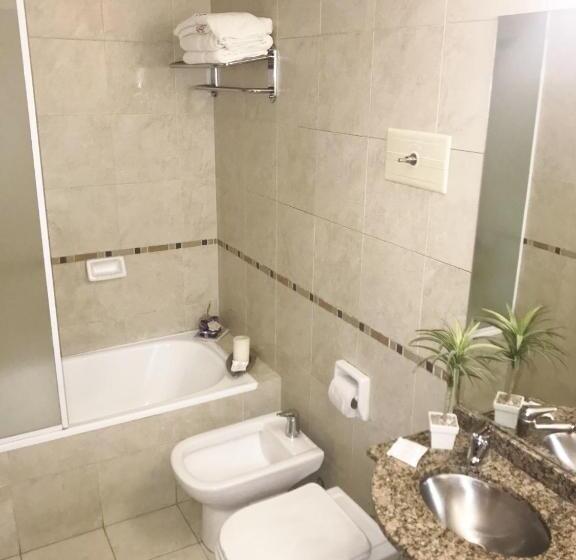 اتاق استاندارد سه نفره, Alcazar