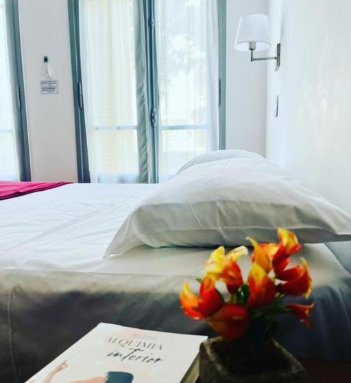 اتاق استاندارد سه نفره, Alcazar