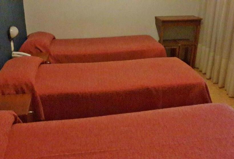 اتاق استاندارد سه نفره, Alcazar