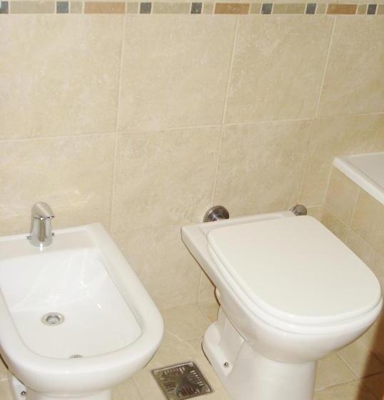 اتاق استاندارد سه نفره, Alcazar