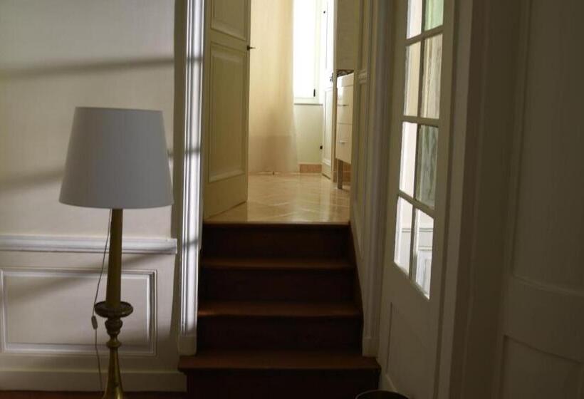 Люкс, Château Hôtel De Warenghien