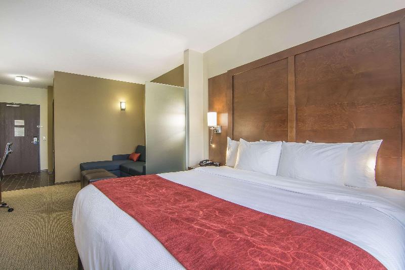 스위트 킹사이즈 침대, Comfort Suites Regina