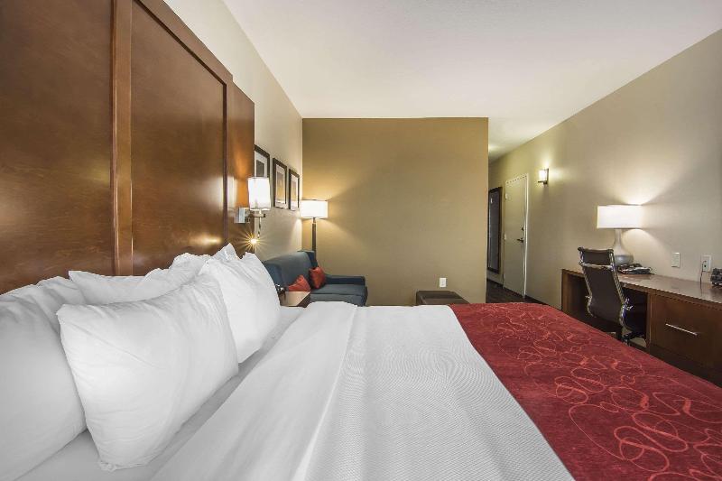 מיטת קינג בסוויטה, Comfort Suites Regina