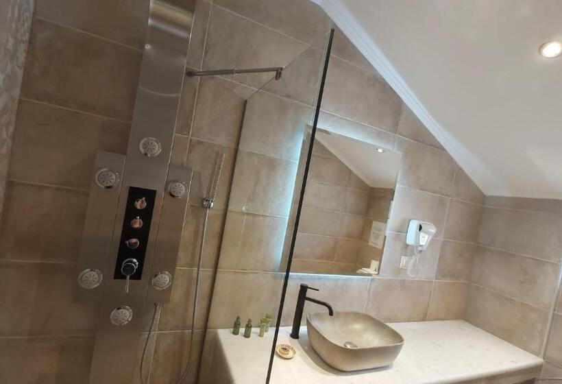 펜트하우스 룸, Dimatis