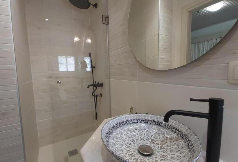 펜트하우스 룸, Dimatis