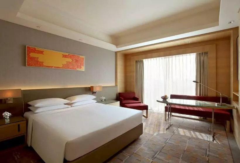 キングサイズベッドのクラブルーム, Hyatt Regency Chandigarh