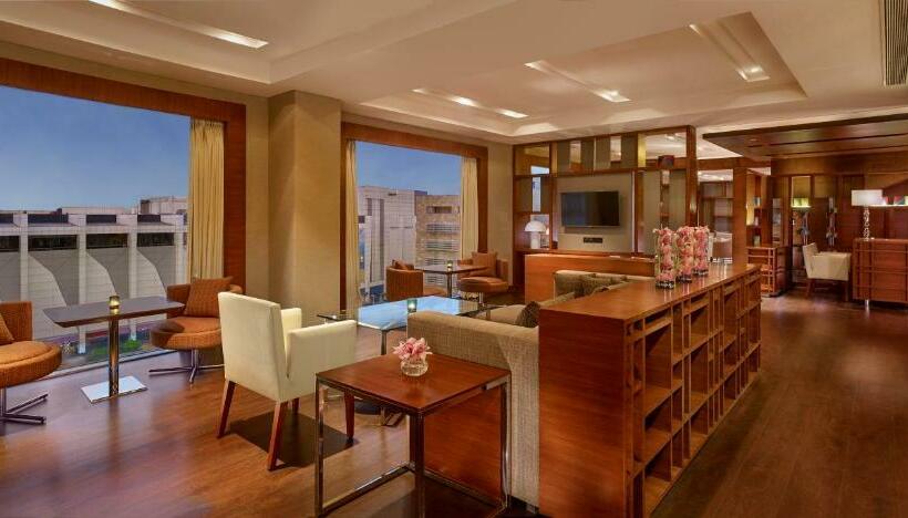 带大床的俱乐部房间, Hyatt Regency Chandigarh