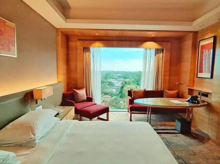 キングサイズベッドのスタンダードルーム, Hyatt Regency Chandigarh