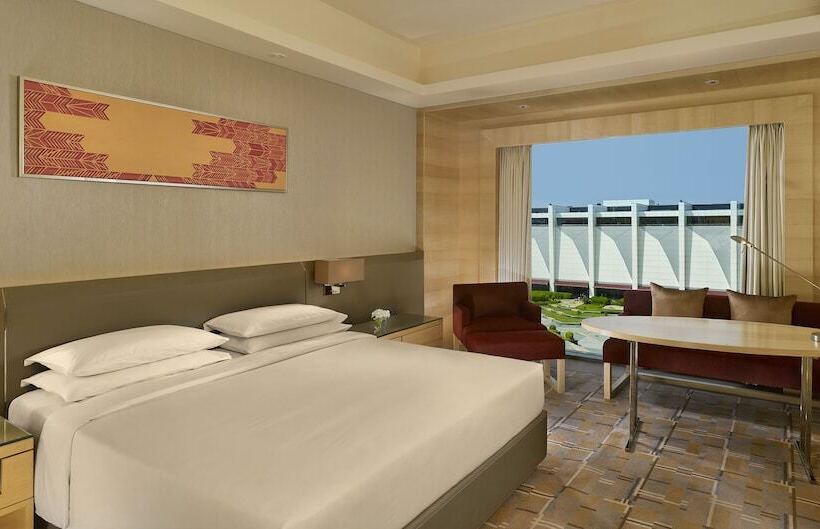 带大床的俱乐部房间, Hyatt Regency Chandigarh