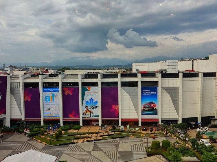 اتاق استاندارد با چشم‌انداز, Hyatt Regency Chandigarh