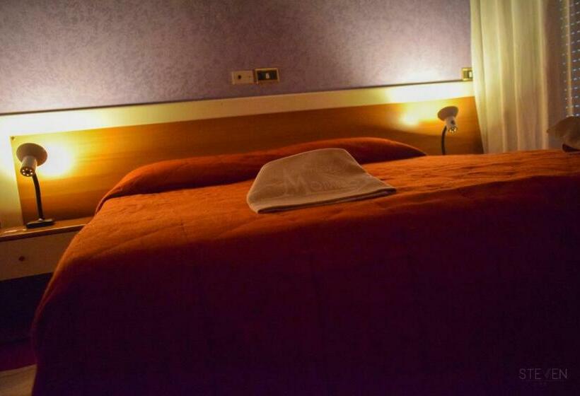 バルコニー付きシングルスタンダードルーム, Ristorante Mommo