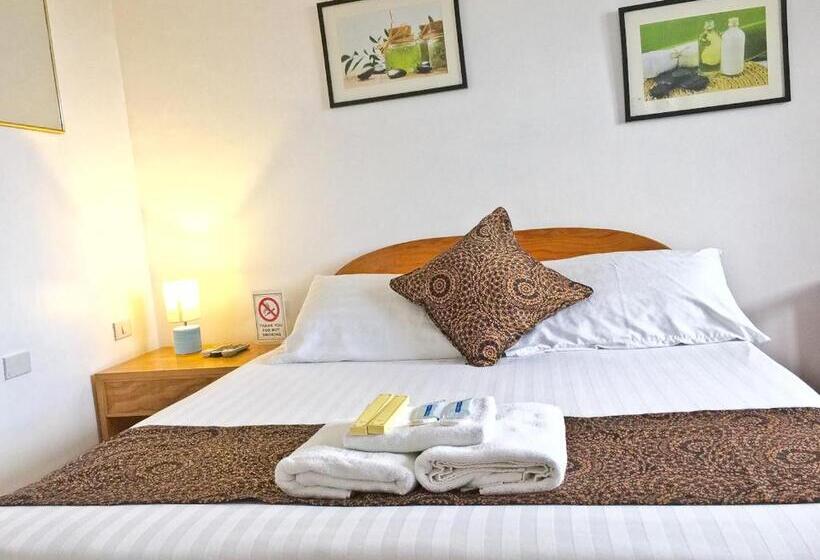 اتاق استاندارد, The Pub