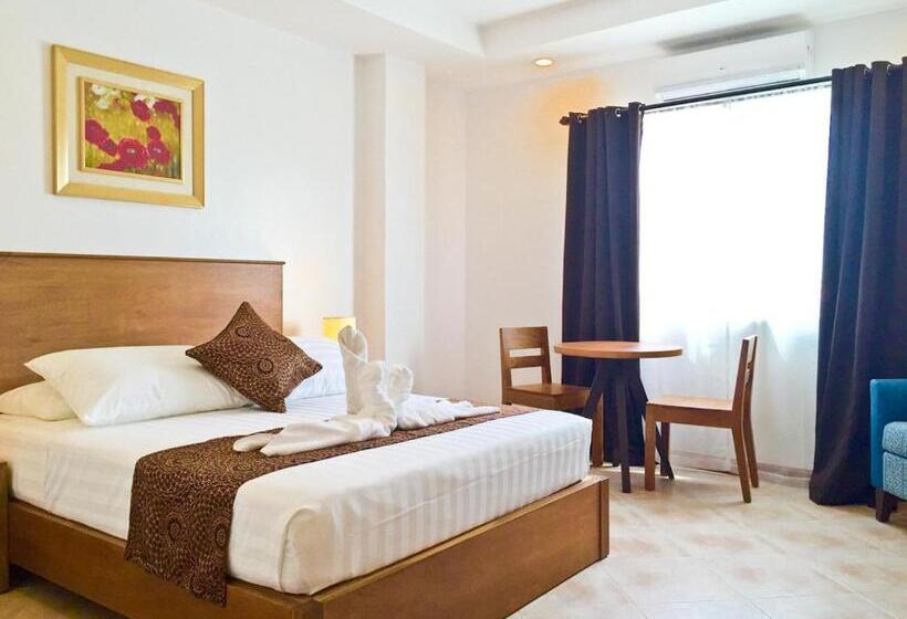 اتاق سوپریور, The Pub