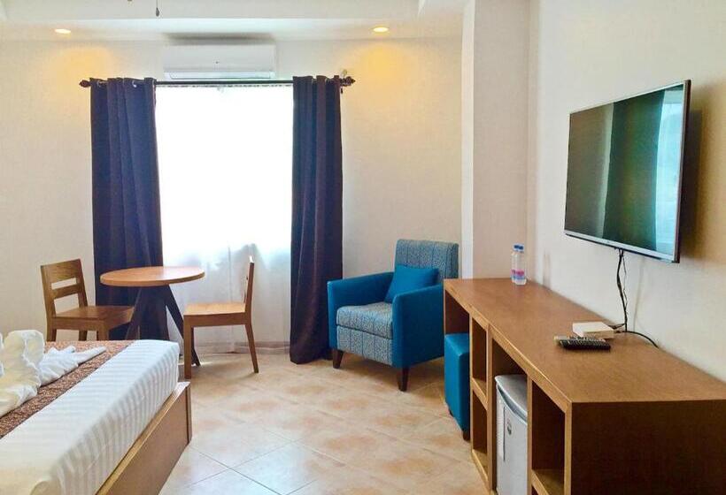 اتاق سوپریور, The Pub