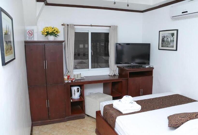 اتاق اکونومی, The Pub