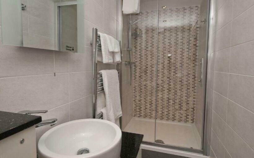 スタンダードルーム, The Vernon