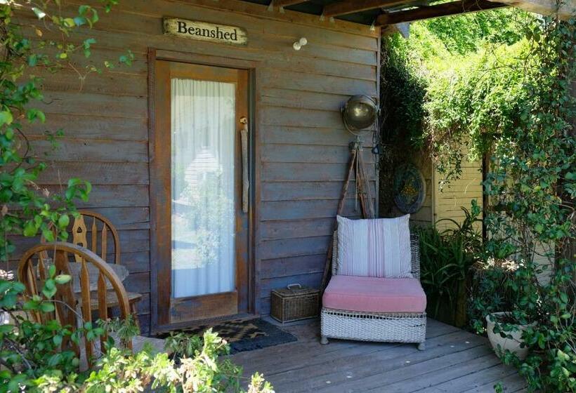 标准房带园景, The Laurels Of Chinchilla