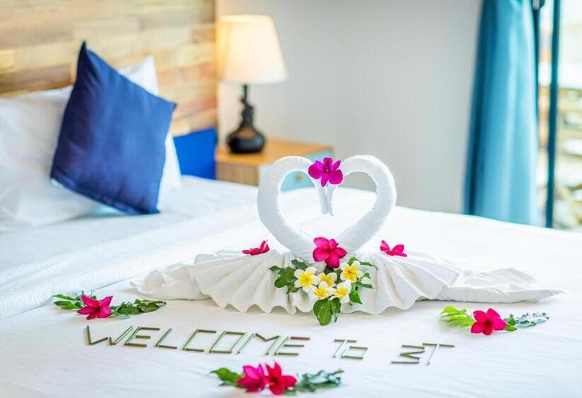 חדר דחוקס עם מיטת קינג, Three Trees Samui Resort   Sarocha Villa