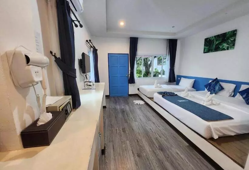 اتاق سوپریور سه تخته, Three Trees Samui Resort   Sarocha Villa