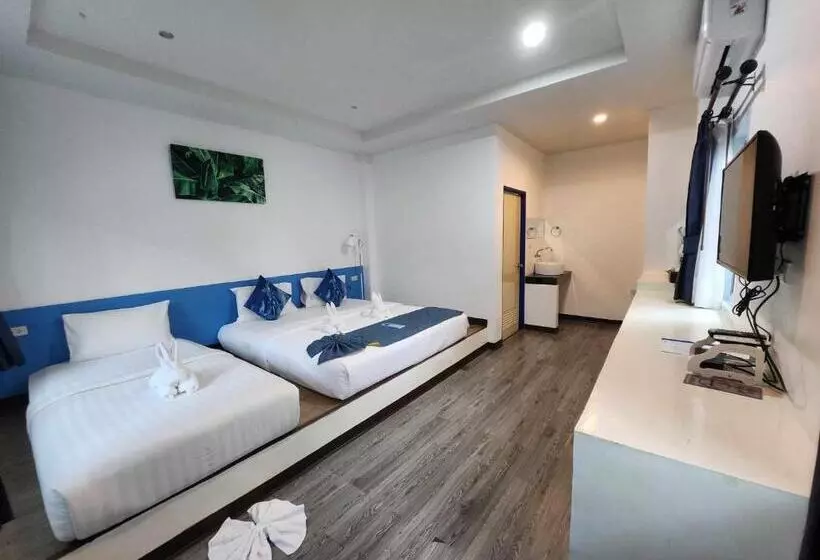 اتاق سوپریور سه تخته, Three Trees Samui Resort   Sarocha Villa