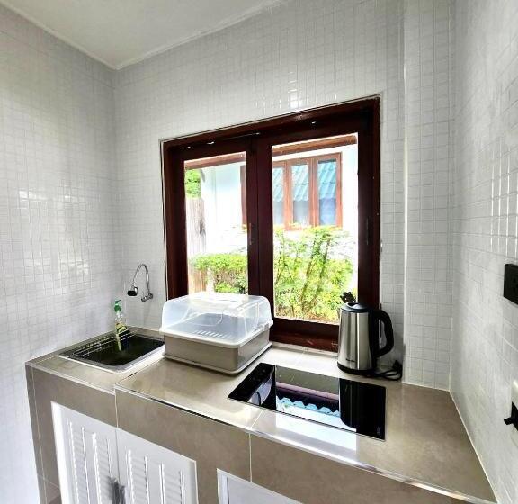 Бунгало Стандарт, Three Trees Samui Resort   Sarocha Villa