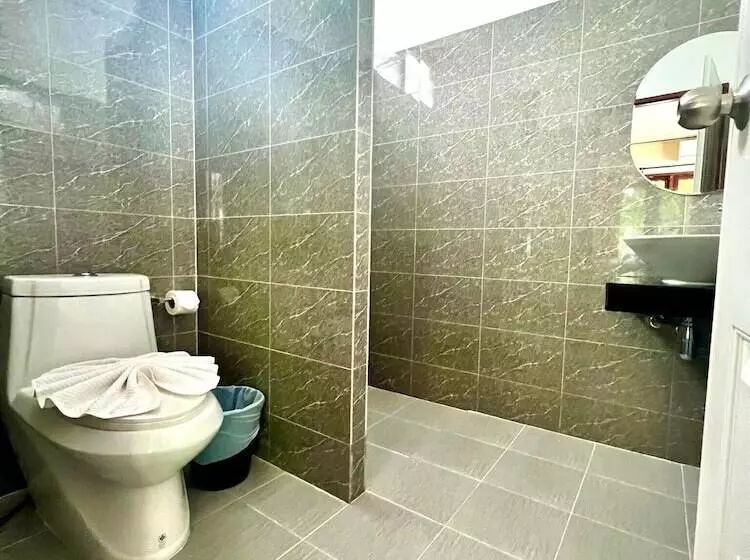 بانگلوی استاندارد, Three Trees Samui Resort   Sarocha Villa