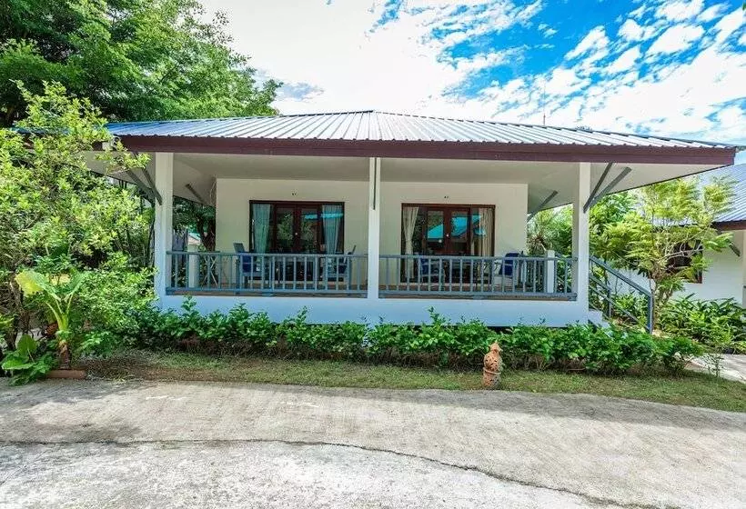بانگلوی استاندارد, Three Trees Samui Resort   Sarocha Villa
