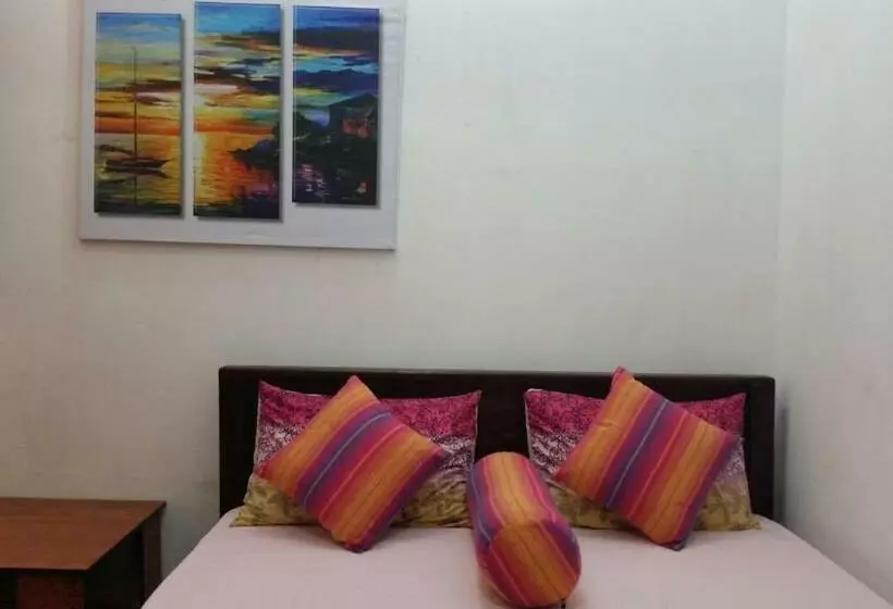Economy Yhden Hengen Huone, Bevary City