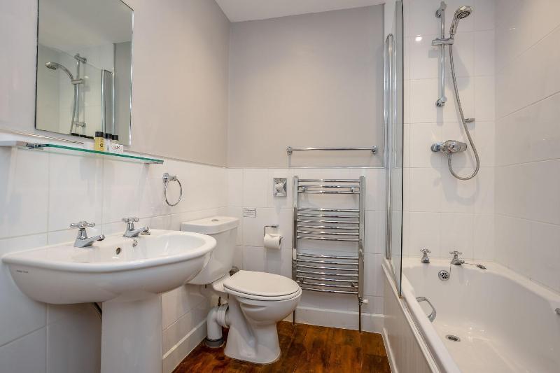 标准间, The Bickley Mill