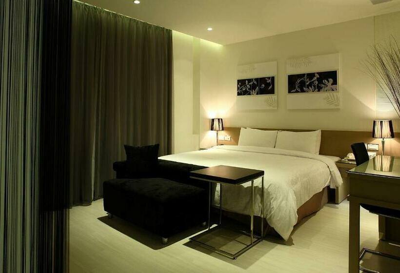 اتاق کلاس بیزنس, Hsiangkelira