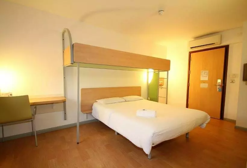 Habitació Triple Estàndard, Ibis Budget Derby