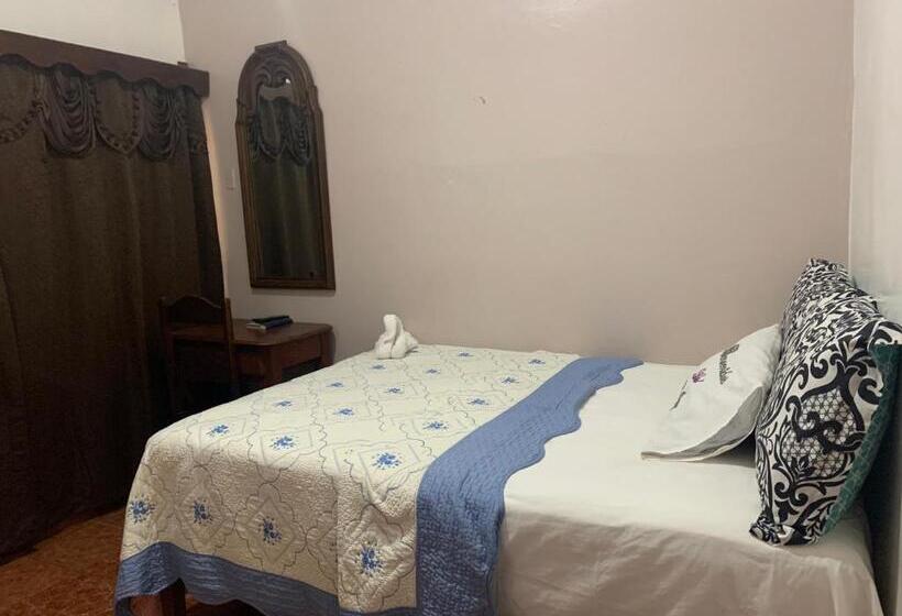 اتاق استاندارد, Marjenny