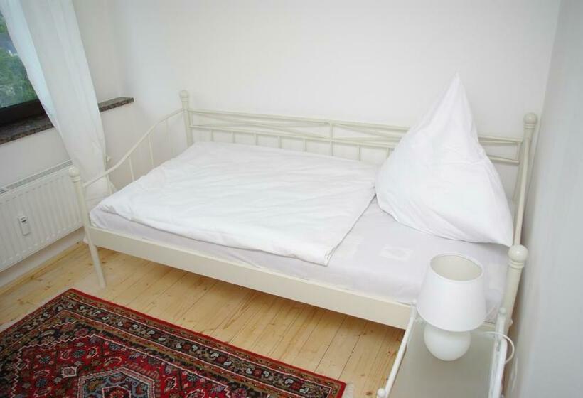 标准单人间, Porta Colonia