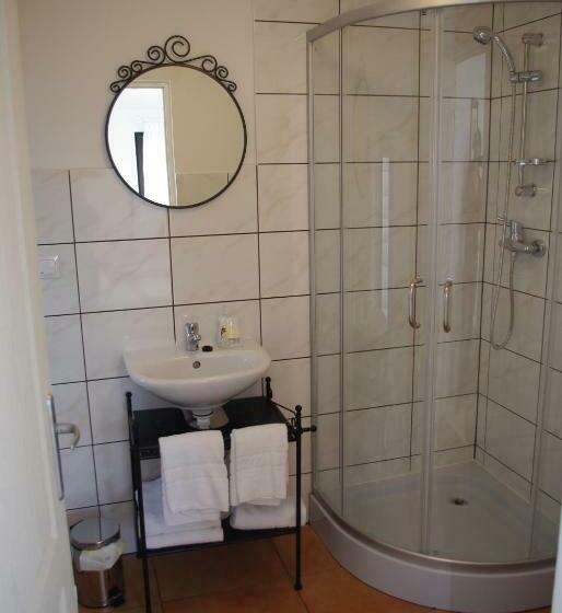 标准单人间, Porta Colonia