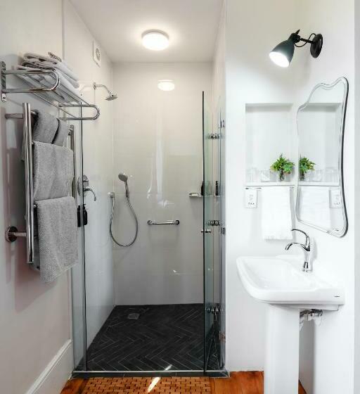 חדר סטנדרט, Fairview Historic Homestead