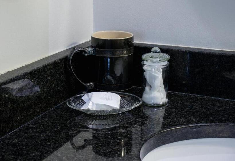 חדר סטנדרט, Fairview Historic Homestead