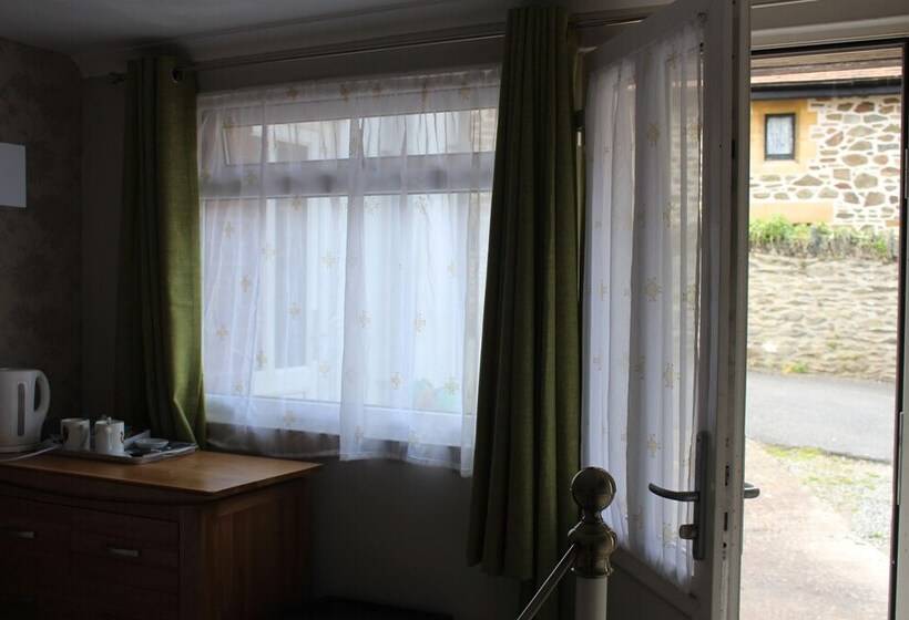 Номер Классика Двуспальная Кровать, Fernleigh Guest House