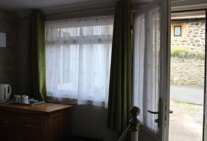 클래식 룸 더블 침대, Fernleigh Guest House