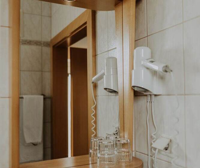 اتاق استاندارد, Restaurant Gastehaus Feldkirchen