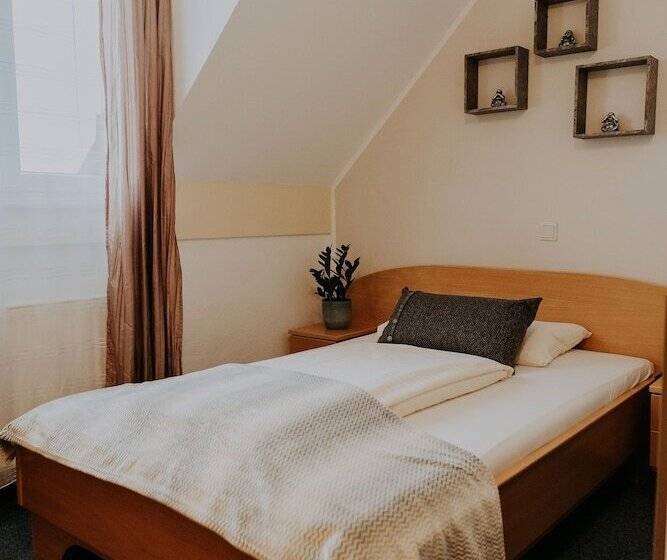 اتاق استاندارد, Restaurant Gastehaus Feldkirchen