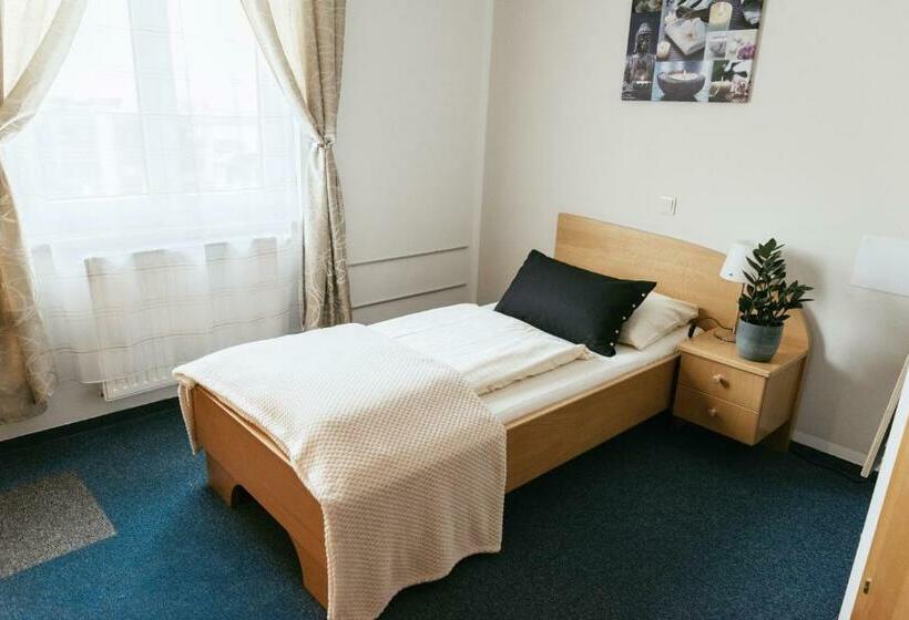 اتاق استاندارد یک نفره, Restaurant Gastehaus Feldkirchen