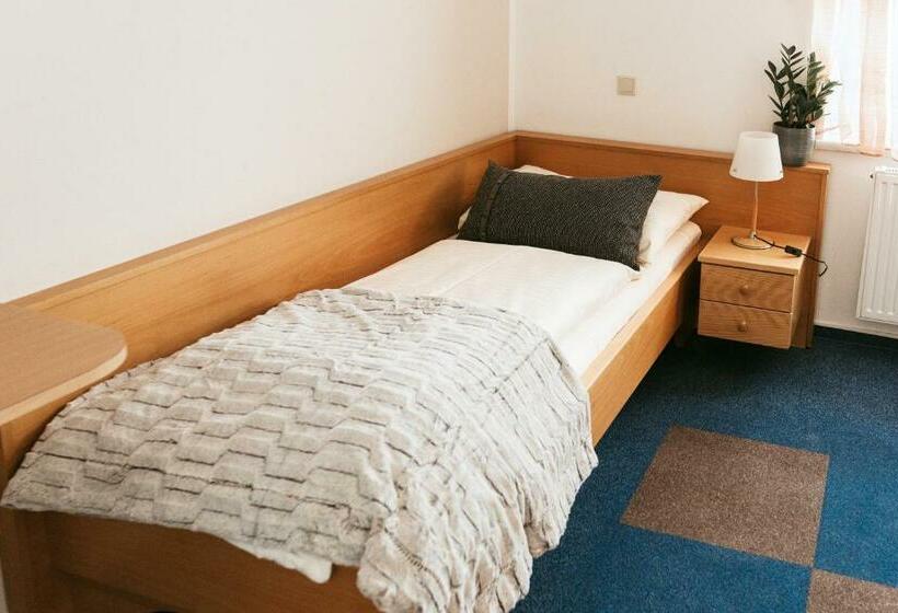 اتاق استاندارد یک نفره, Restaurant Gastehaus Feldkirchen