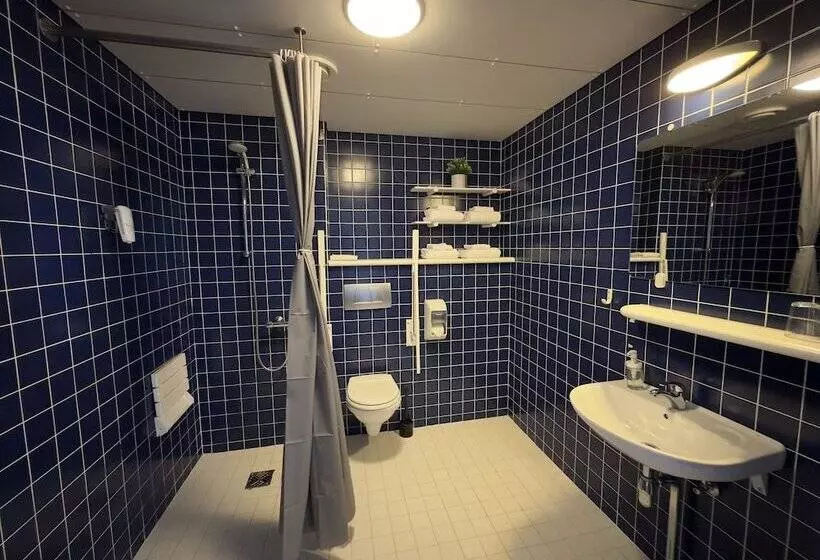 اتاق کلاسیک چهارنفره, Adventure Hotel Hellissandur